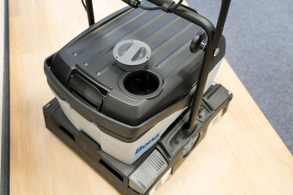 Bodenreinigungsmaschine Bona PowerScubber mieten in Gevelsberg – 3