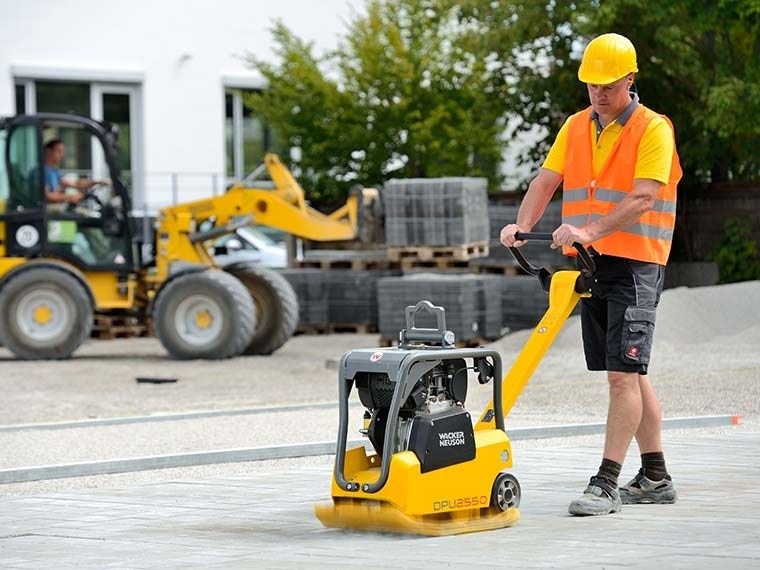 Vibrationsplatte Rüttelplatte Rüttler 166 kg mieten in Gevelsberg – 2