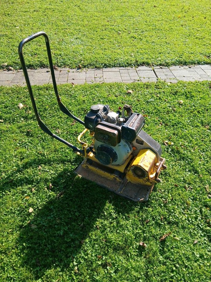 Rüttelplatte Wacker 100kg mieten in Anger – für Pflaster & Terrasse