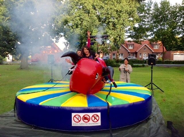Kinderbullriding Rodeo Hüpfburg Bullriding mieten bei hüpf24