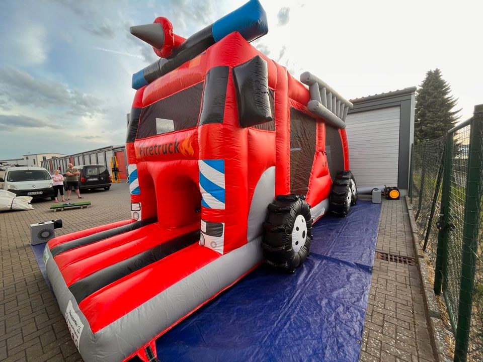 Firertruck Feuerwehr Hüpfburg Rutsche mieten bei hüpf24 – 4