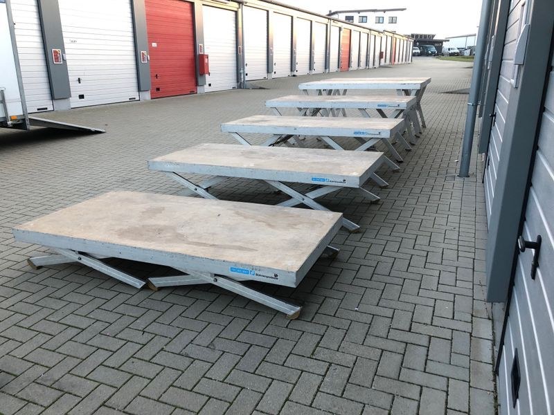 Bühnenpodest Bühne Scherenpodeste mieten bei hüpf24 – für jedes Wetter – 4