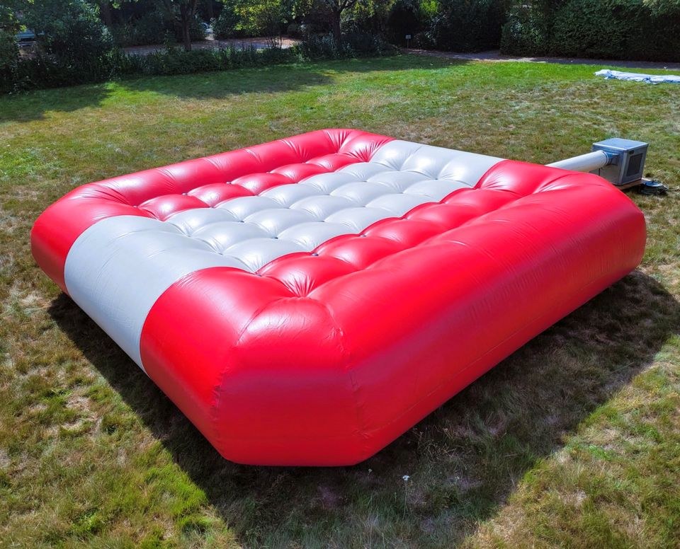 Mega Hüpfkissen XXL 7x7m mieten bei M.D. Sunshine Events