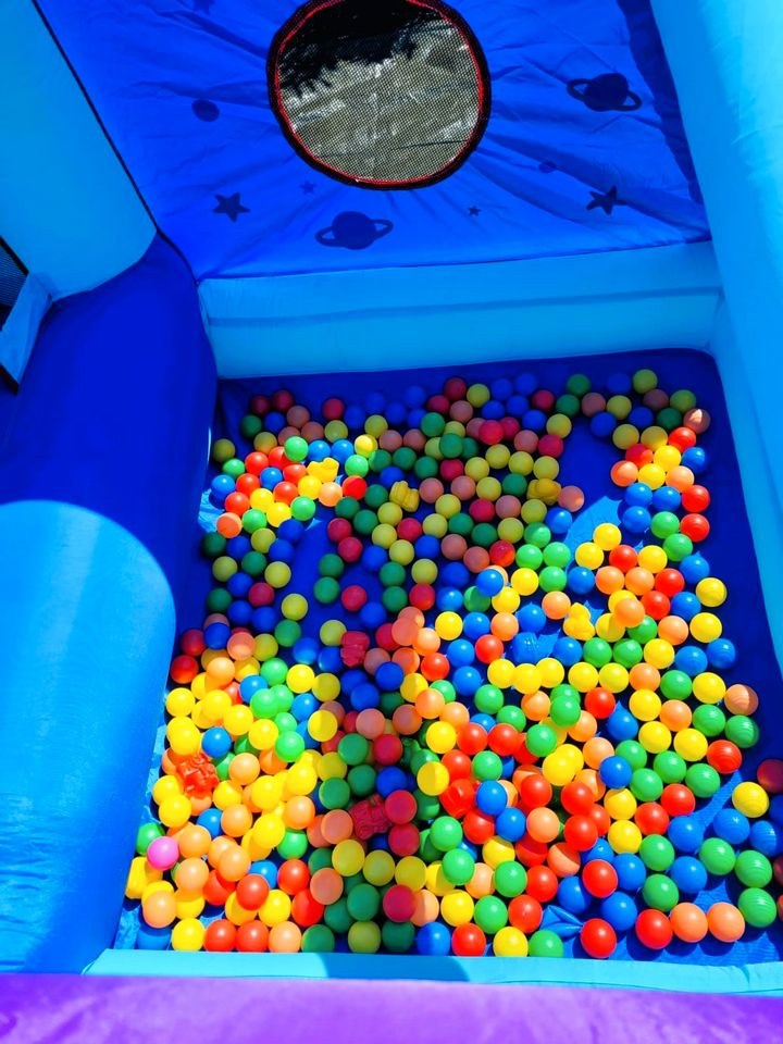 Hüpfburg Alien Bällebad mieten bei M.D. Sunshine Events – 4