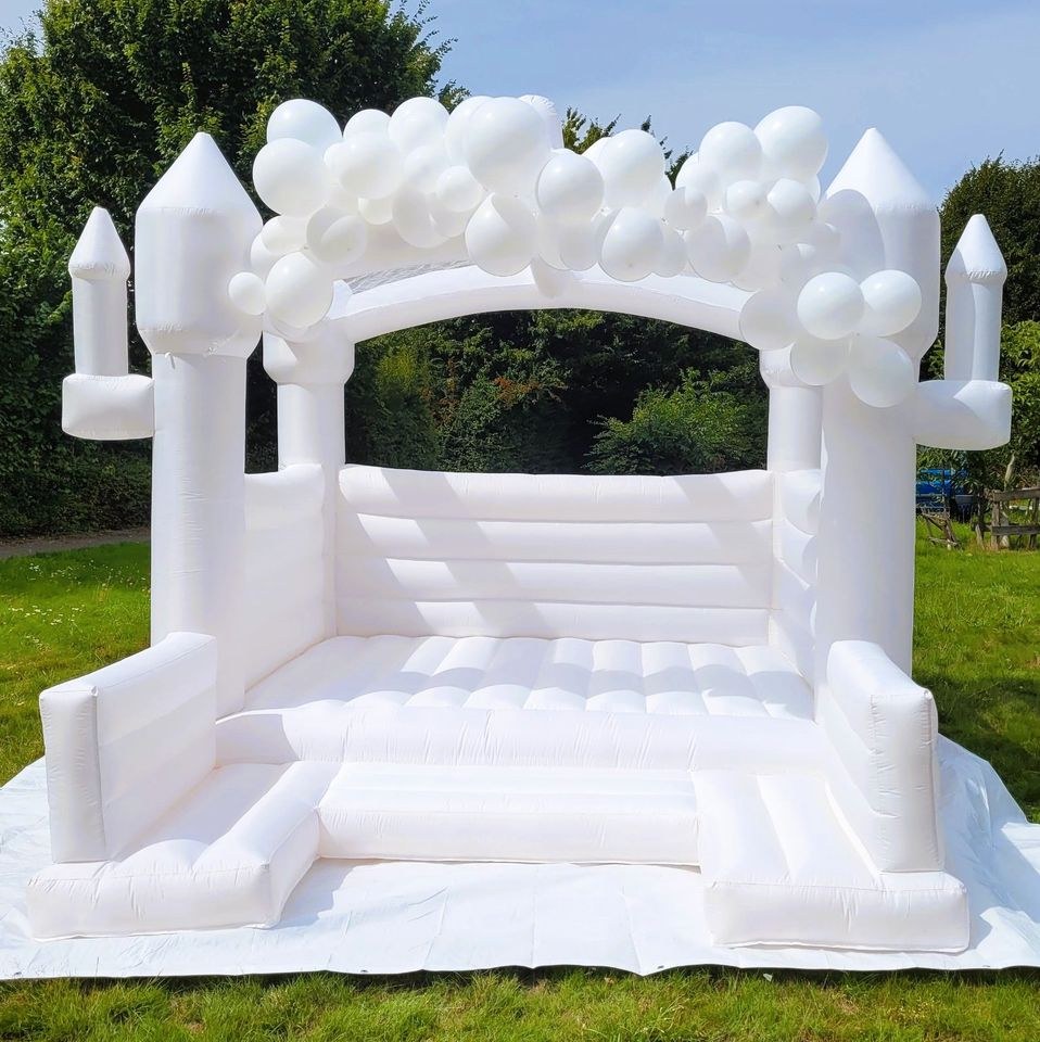 Hüpfburg White Wedding mieten bei M.D. Sunshine Events