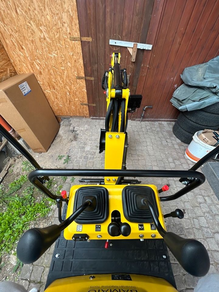 Mikrobagger 600kg BAMATO Minibagger 69cm breit mieten bei MENGTOOLS – 4