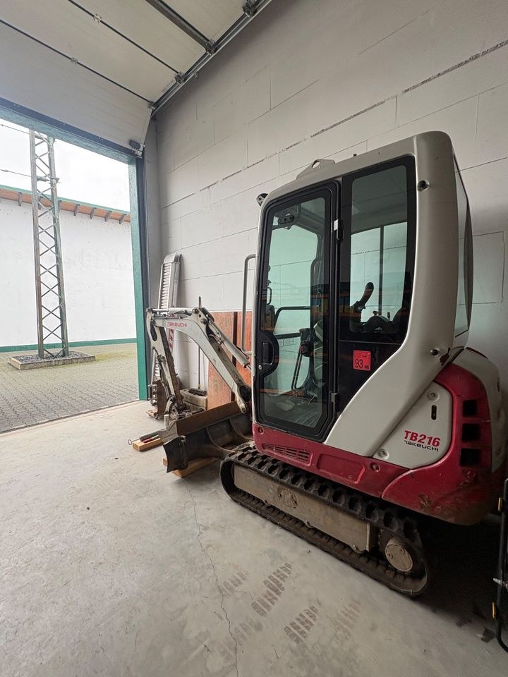 Bagger Takeuchi TB 216 Minibagger Kleinbagger mieten bei MENGTOOLS