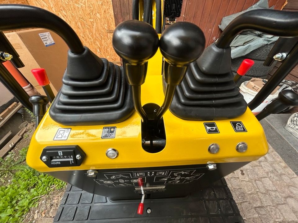 Mikrobagger 600kg BAMATO Minibagger 69cm breit mieten bei MENGTOOLS – 3
