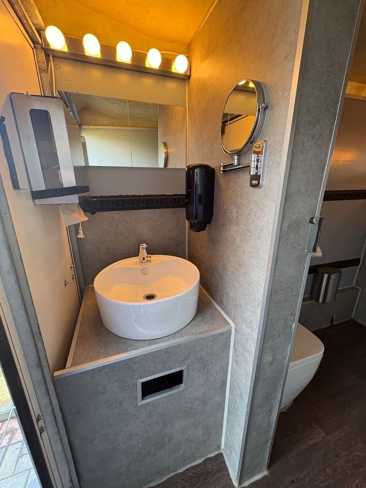 WC Anhänger Toilettenwagen Klowagen mobile mieten bei MENGTOOLS