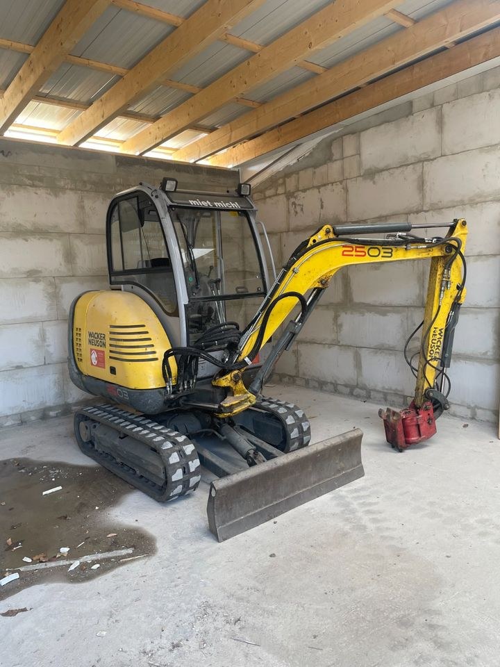 Kompaktbagger 2,7T Powertilt mieten bei André Meyer