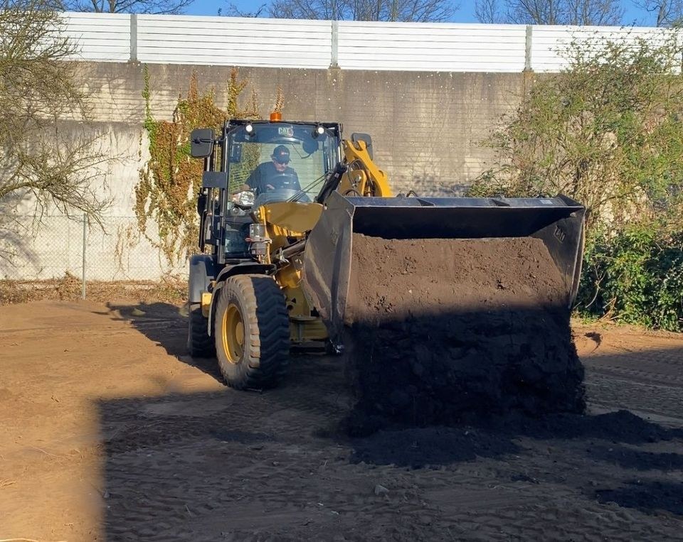 CAT 7t Radlader Nähe mieten bei MHmobil – für Schüttgut & Paletten – 3