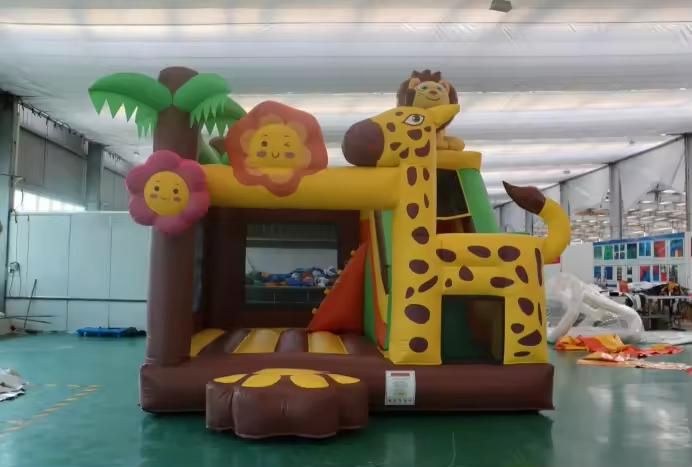 Hüpfburg Zoo Thema Giraffe mieten bei M.H.Events
