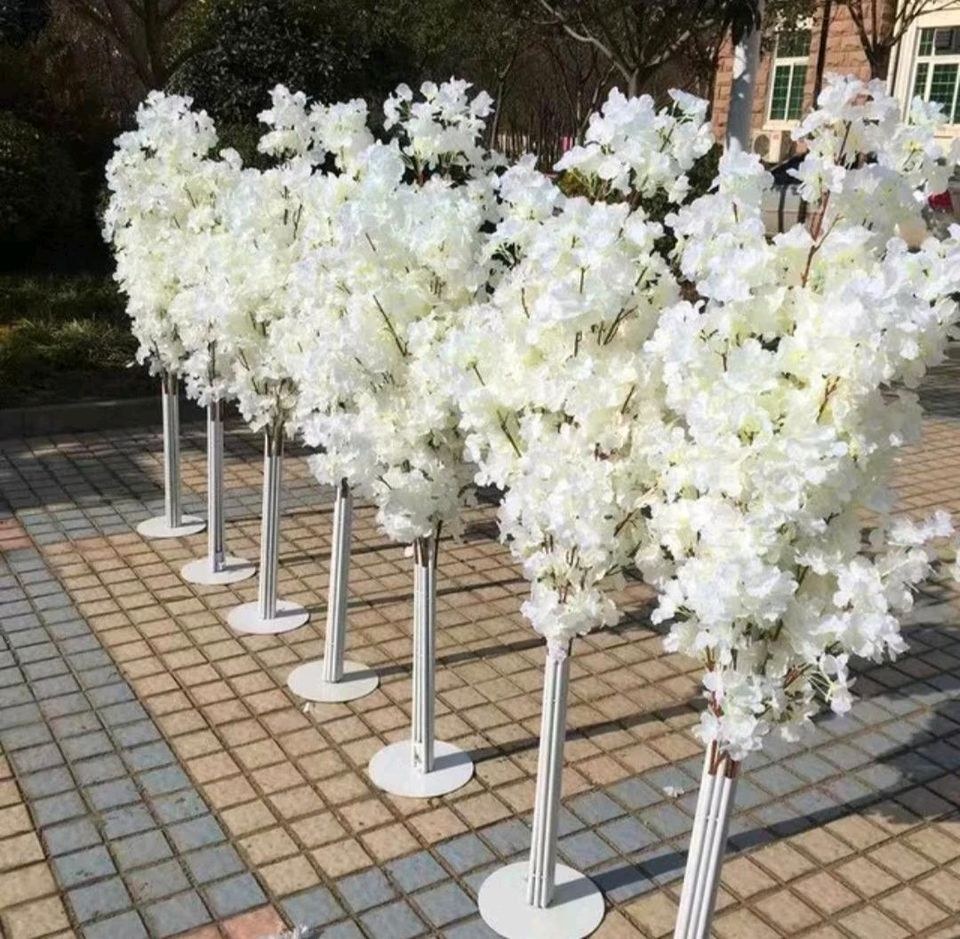 Kirschblüten Ständer Taufe mieten bei M.H.Events – das Besondere