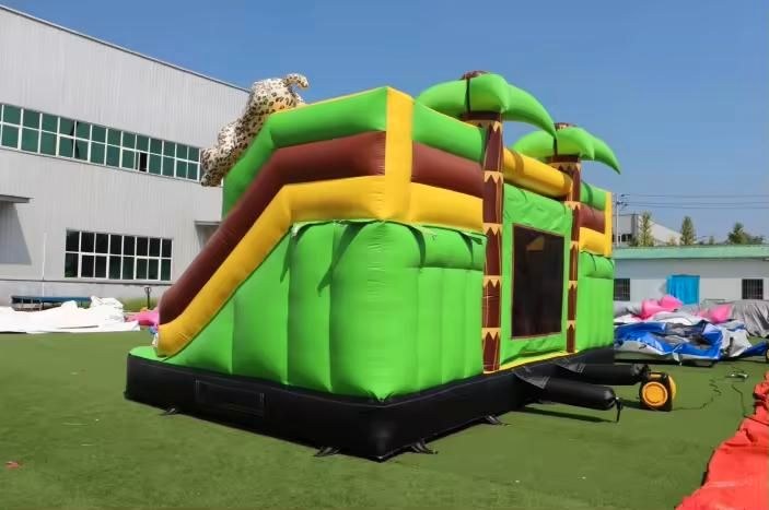 Große Hüpfburg Dschungel Design 2 Rutschen mieten bei M.H.Events – 4