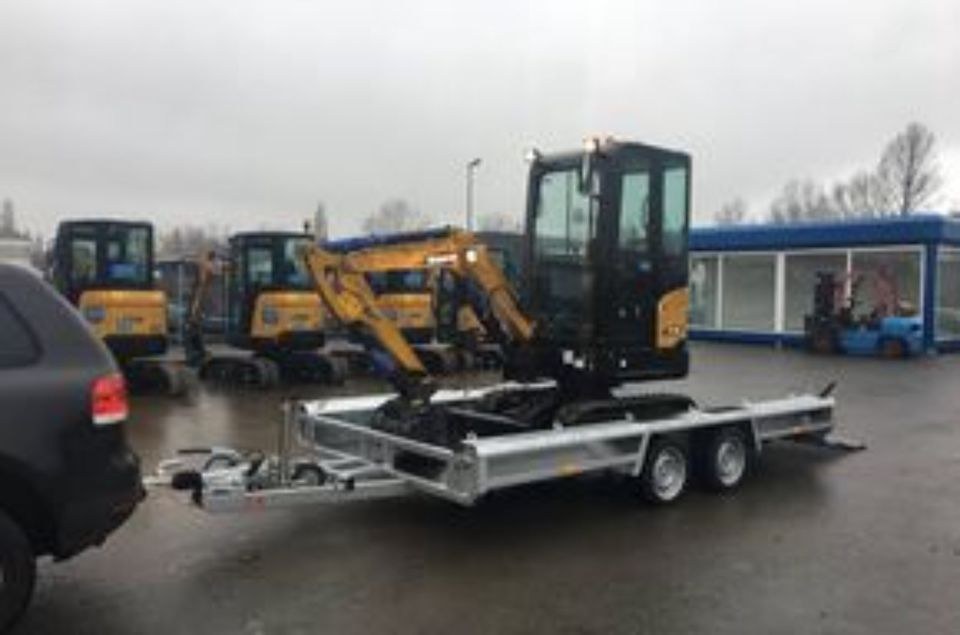 Bagger Anhänger Baumaschinen Transporter 3500KG mieten
