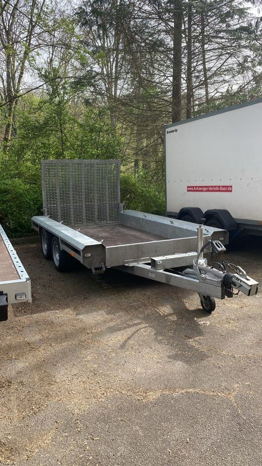 Universal Baumaschinen Anhänger Stapler mieten in Sulzbach (Saar) – 2