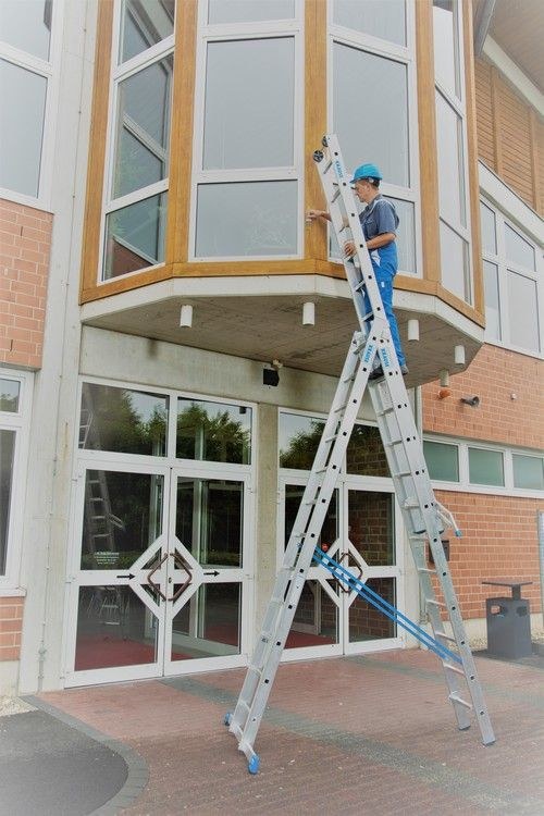 Mehrzweckleiter 9,3 m Arbeitshöhe mieten in Ronnenberg