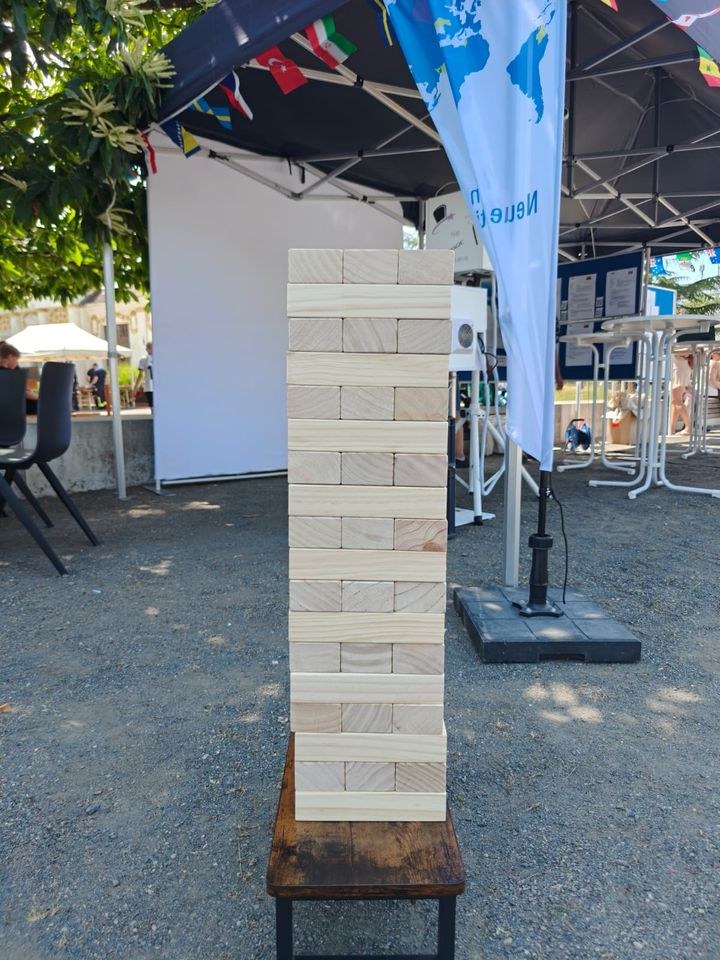 Riesen Jenga XXL Spiel Wackelturm mieten in Eppelborn – für Ihr Fest