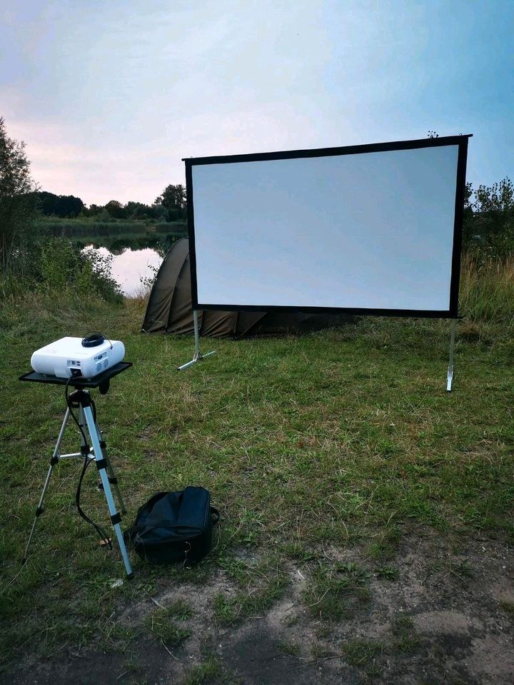 Beamer N +Leinwand +Stativ Full HD mieten bei Mietpark Fam. Wischer – 2