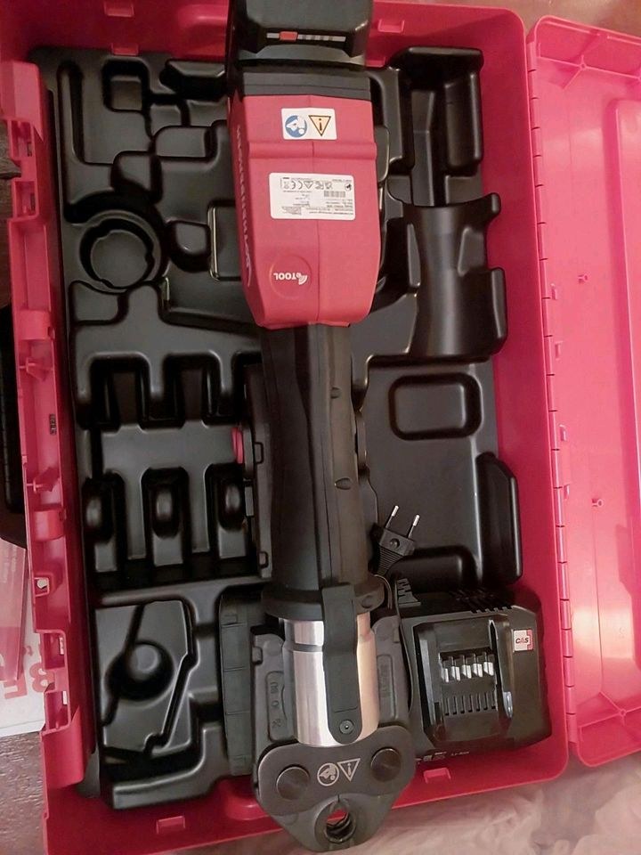 Pressmaschine N Akku Rohrpresse Rohrzange mieten in Schönhausen (Elbe) – 2