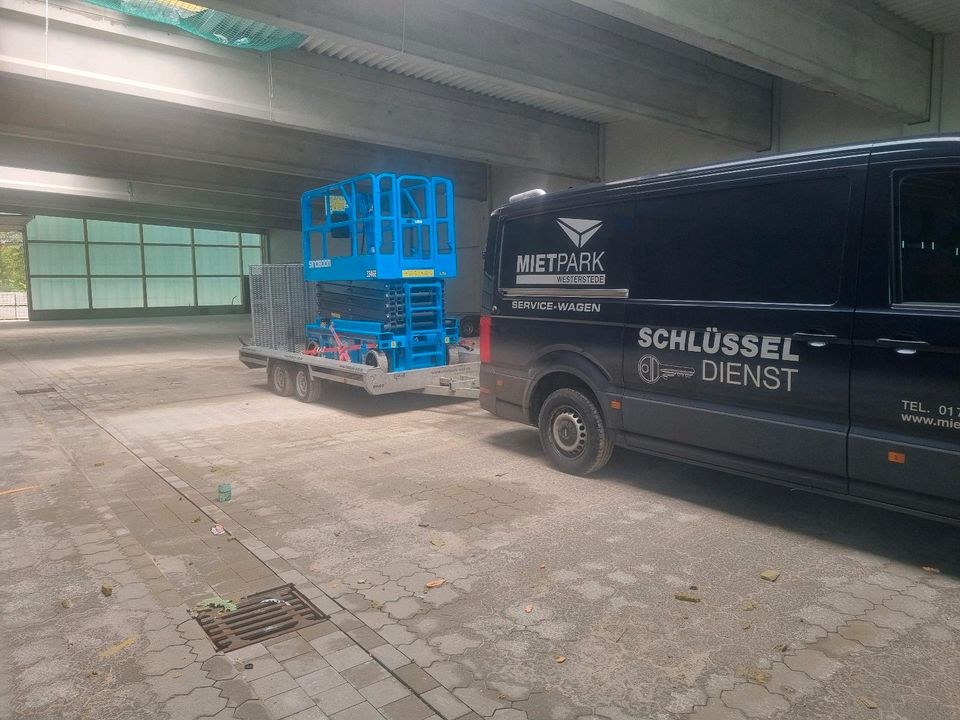 Scherenbühne 12m Arbeitshöhe mieten bei Mietpark Westerstede – 2