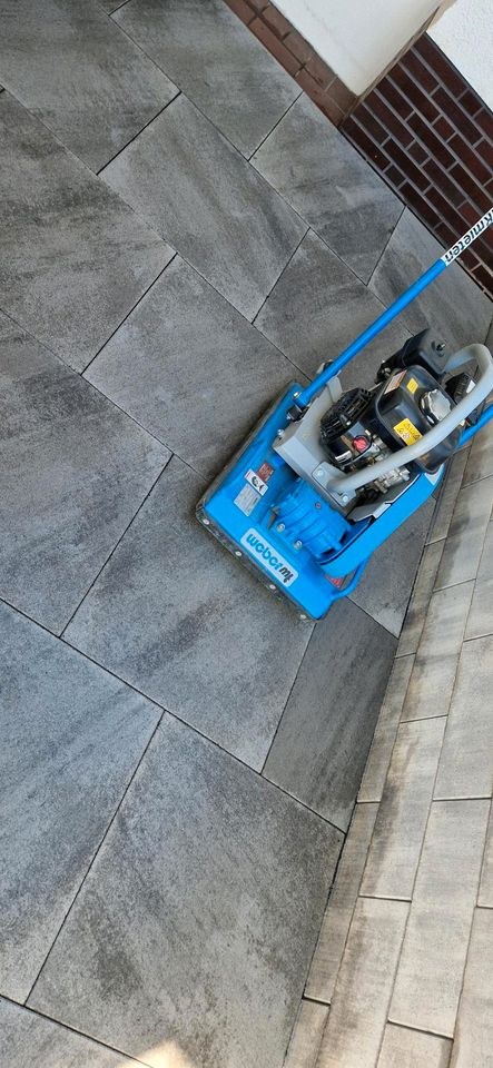 Weber Rollenrütler VPR 450 Plattenrüttler 108 Kg mieten in Edermünde – 2