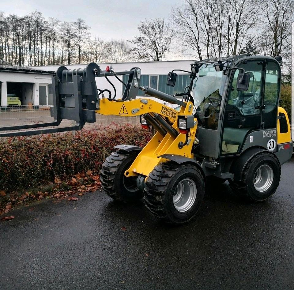 Radlader WL 25 Wacker Neuson Kompaktlader 2,5 t mieten in Edermünde – 2