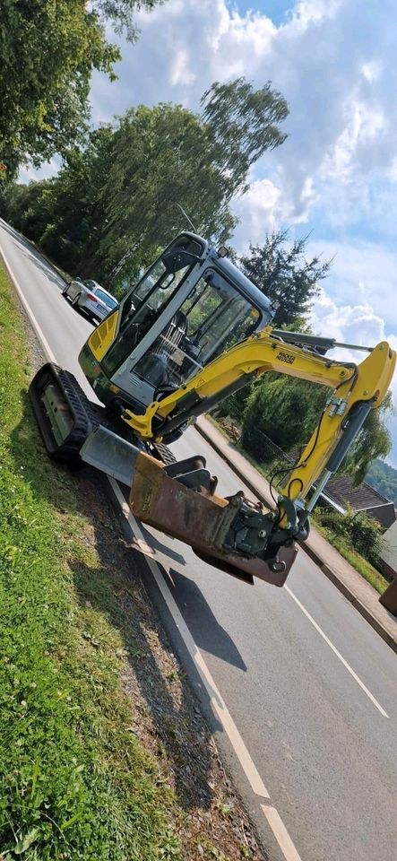 Bagger Minibagger 2,5 t Wacker Neuson ET 24 mieten in Edermünde – 4