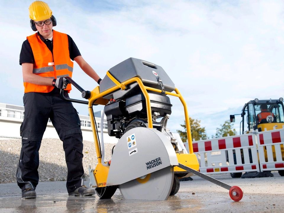 Fugenschneider Benzinfugenschneider BFS 1350 mieten in Edermünde