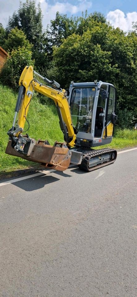 Bagger Minibagger 2,5 t Wacker Neuson ET 24 mieten in Edermünde – 3