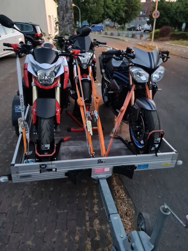 3er Motorradanhänger Wippe 3große Bikes mieten in Schermbeck