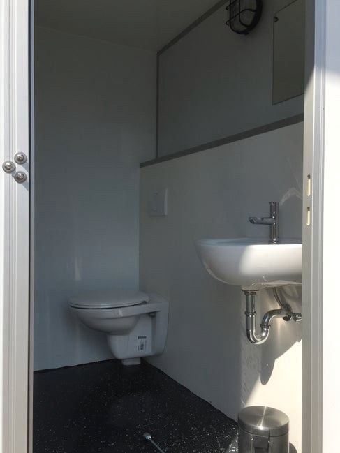 Toilettenwagen 1+1 klein mieten in Schermbeck – für Baustelle & Fest – 2