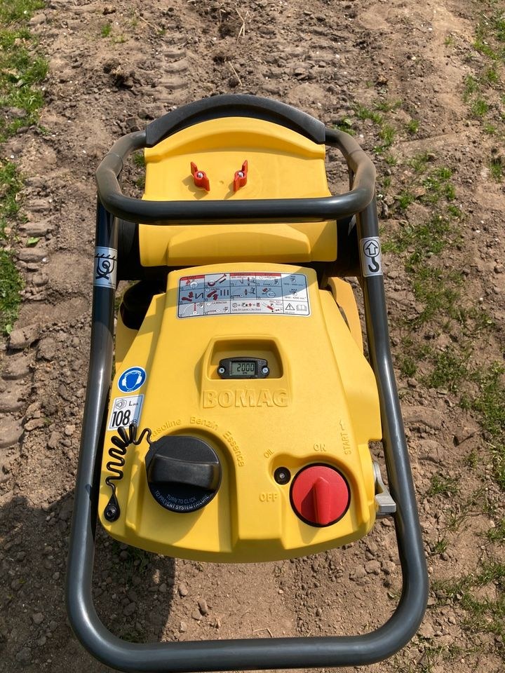 Stampfer Bomag Rüttelplatte mieten bei Minibagger Vermietung Nagel – 4