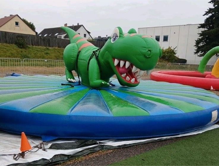 Hüpfburg Dino Riding Rodeo Kinder mieten bei Mister-Event de
