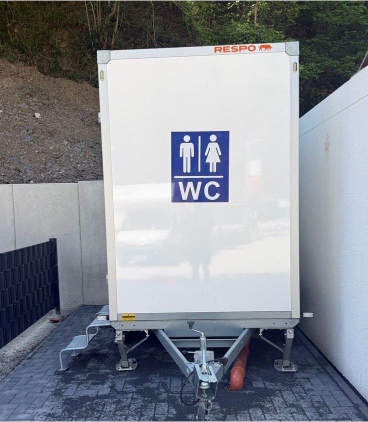 Toilettenwagen Toilette WC Autark Tank klo mieten bei Mister-Event de – 4