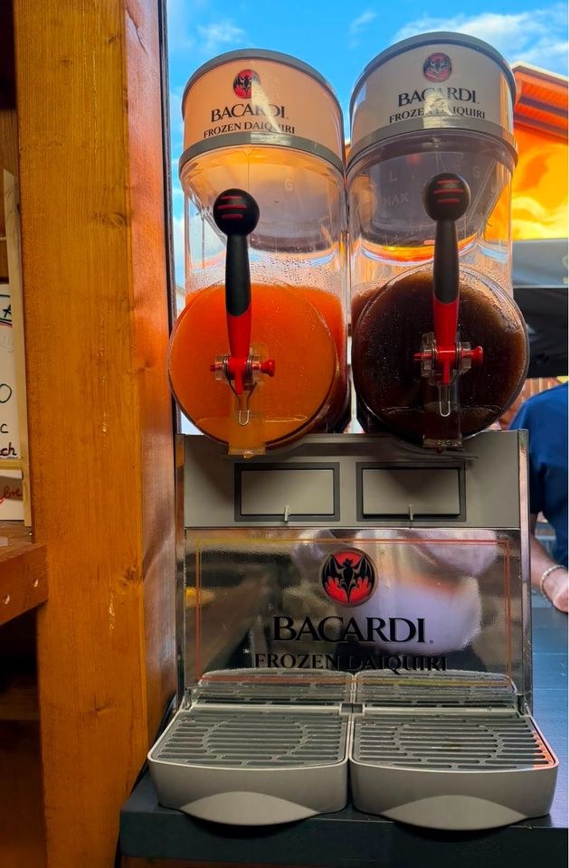 Bacardi Frozen Daiquiri Cocktail Slush Maschine mieten in Bad Vilbel – 3