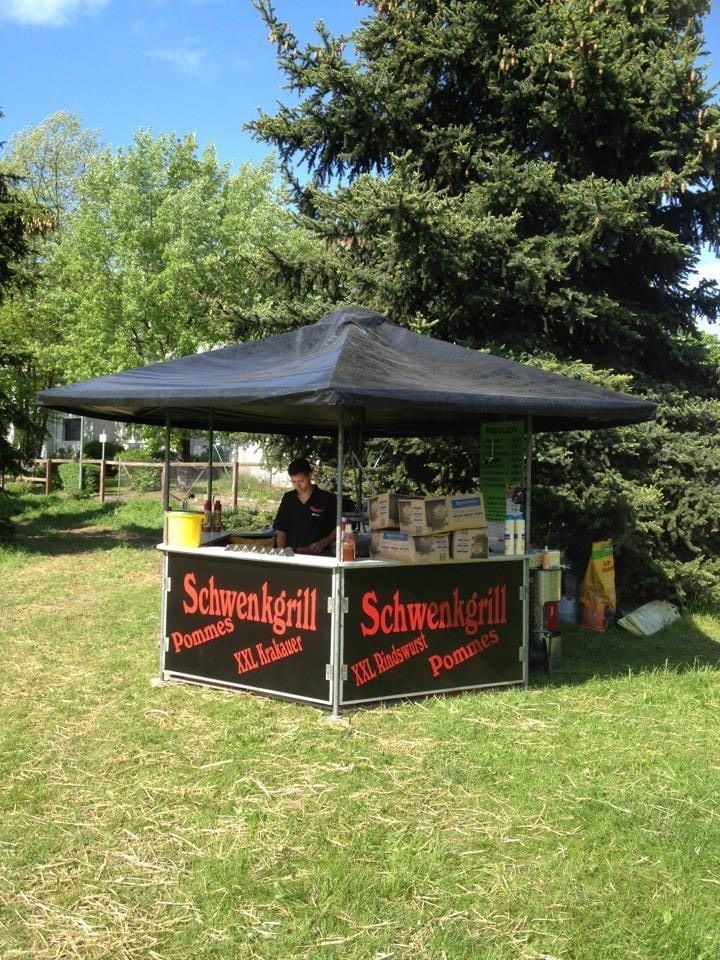 Schwenkgrill Holzkohle Grill Pavillon catering mieten in Bad Vilbel