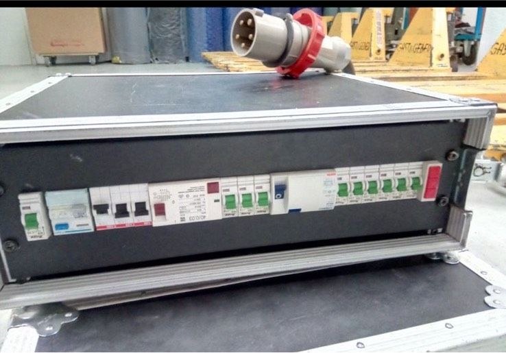 CEE Stromverteiler V63A 400V 2x 32A 16A 63 mieten bei Mister-Event de