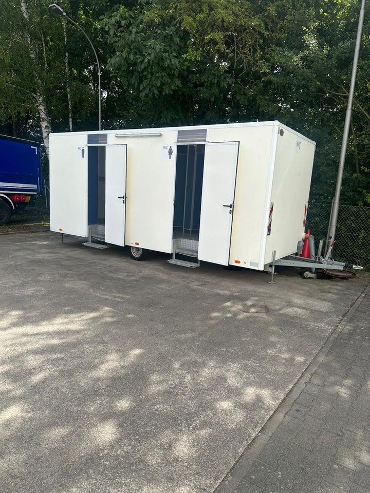 Toilette WC Klo Toilettenwagen XXL mieten bei Mister-Event de