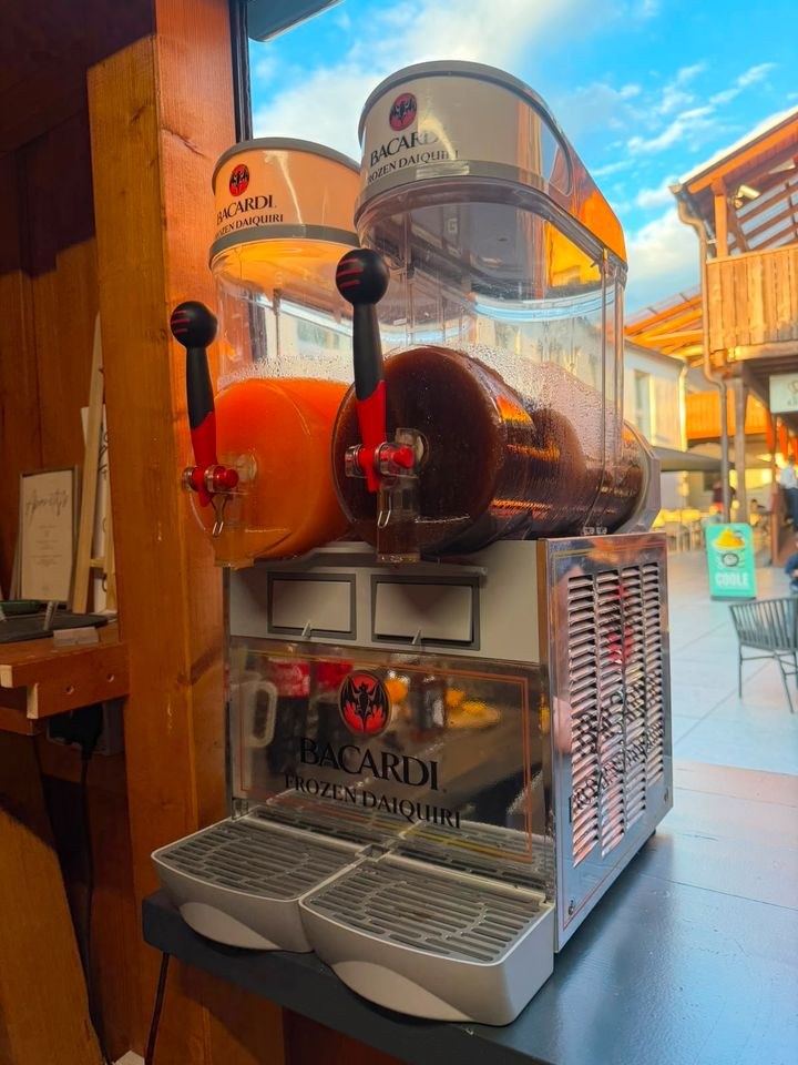 Bacardi Frozen Daiquiri Cocktail Slush Maschine mieten in Bad Vilbel – 2