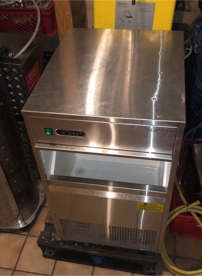 Eiswürfelmaschine Eiswürfel Maschine mieten bei Mister-Event de