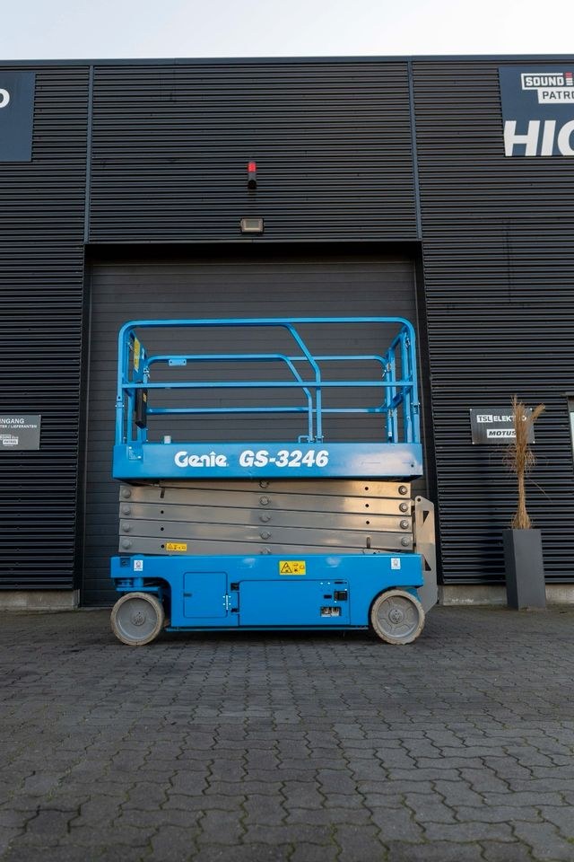 12m Arbeitsbühne mieten bei Motus Rental – für Montage & Fassade