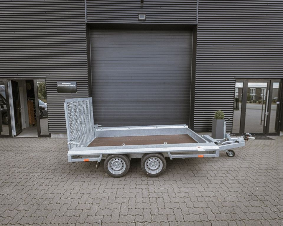 8m Raupen Scherenbühne mieten bei Motus Rental – für Montage & Fassade – 4