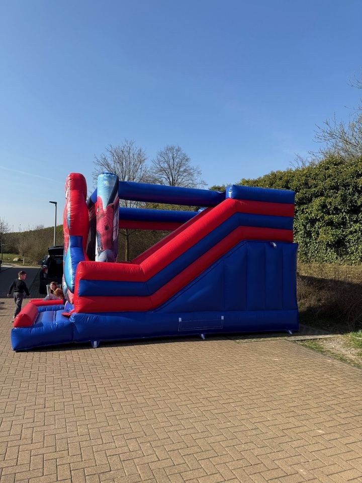 Spiderman Hüpfburg mieten in Dormagen – Hüpfspaß für jede Feier – 3