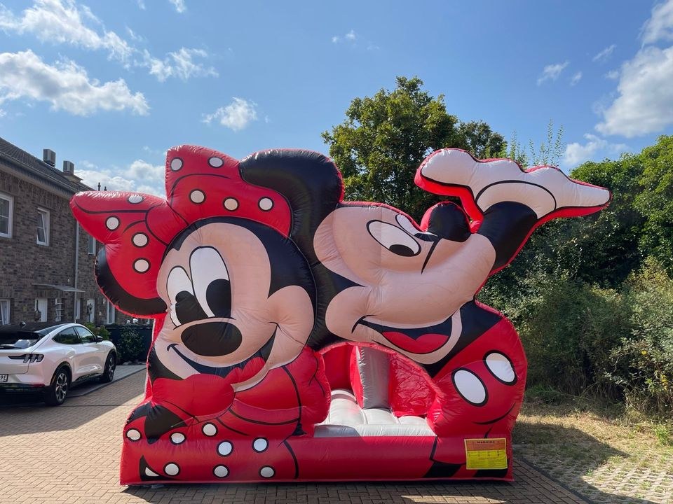 Mickey Mouse Hüpfburg mieten in Dormagen – Hüpfspaß für jede Feier