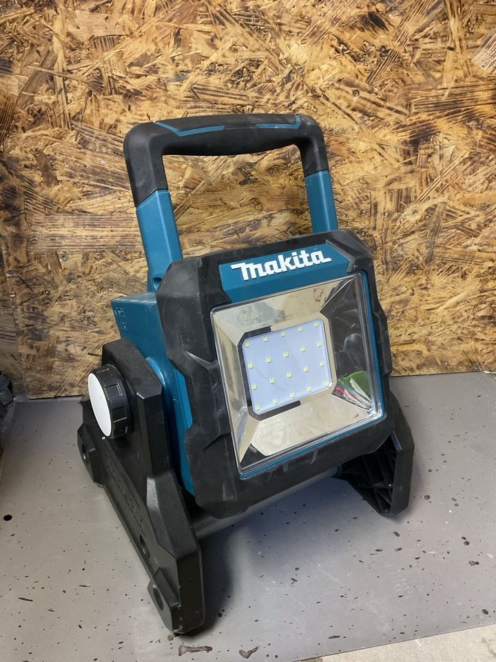 Baustrahler Fluter Akku Arbeitslicht mieten bei MTK-Rent – 2