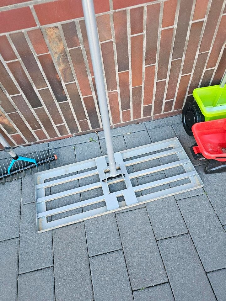 Rasenrakel Rasenspecht Vertikutierer Rasenlüfter mieten in Bornheim – 4