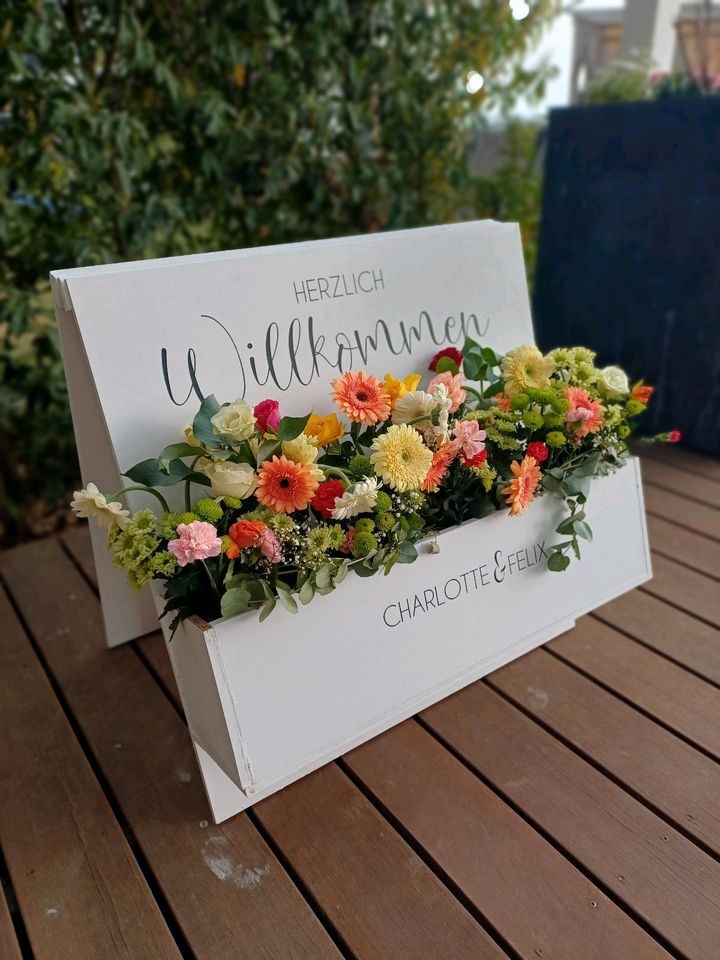 Willkommensschild Blumenbox Babyshower mieten in Stelle – 4