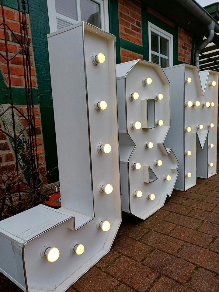 XXL Leuchtbuchstaben Love Initialien mieten bei Candybar & Dekoverleih – 3
