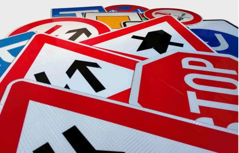Baustellenschilder Verkehrszeichen Schilder mieten bei NBV